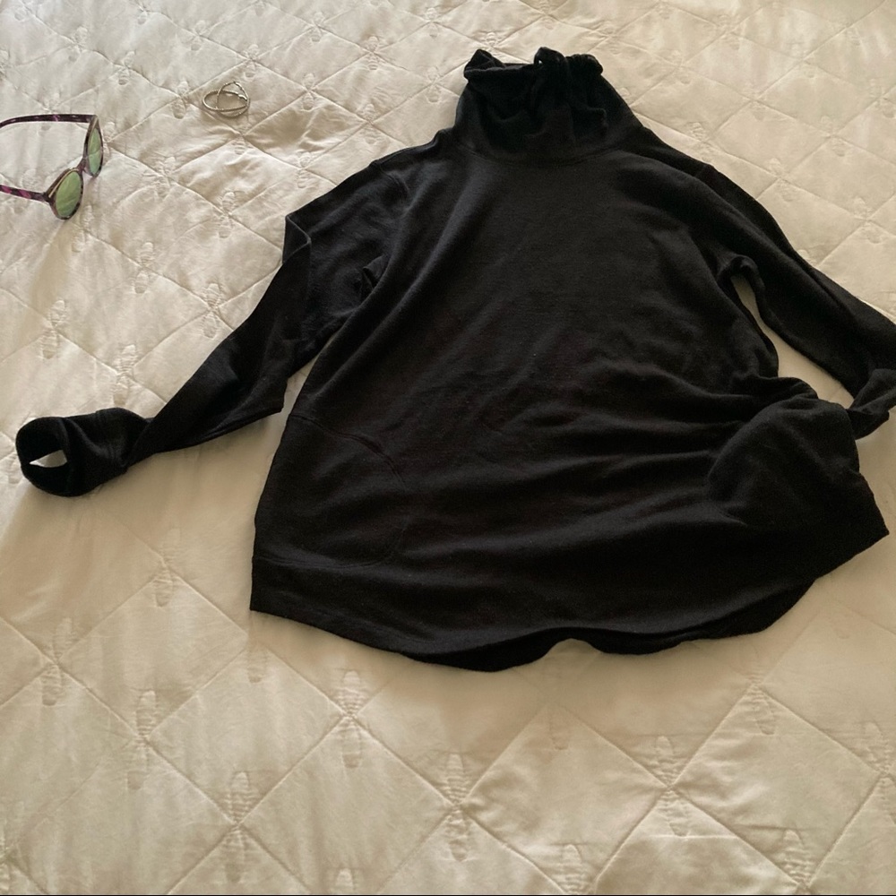 Work out sweat shirt in black size small